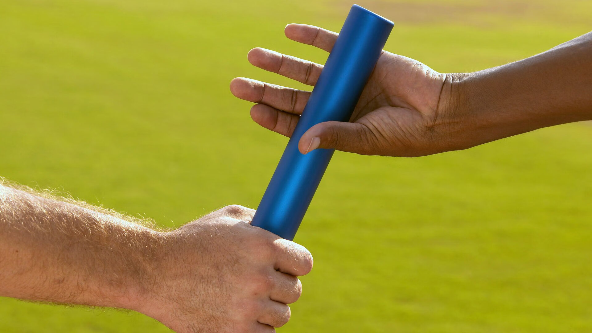 黄蜂蛰伤勇士，德甲争冠悬念提前终结的战术启示